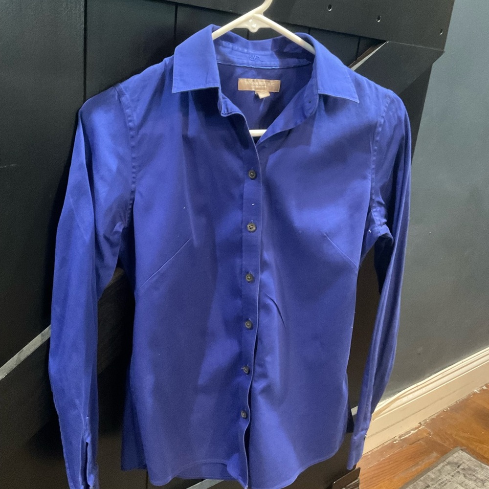 Banana Republic Women’s Dress Shirts - Bundle of 4 - Picture 8 of 12